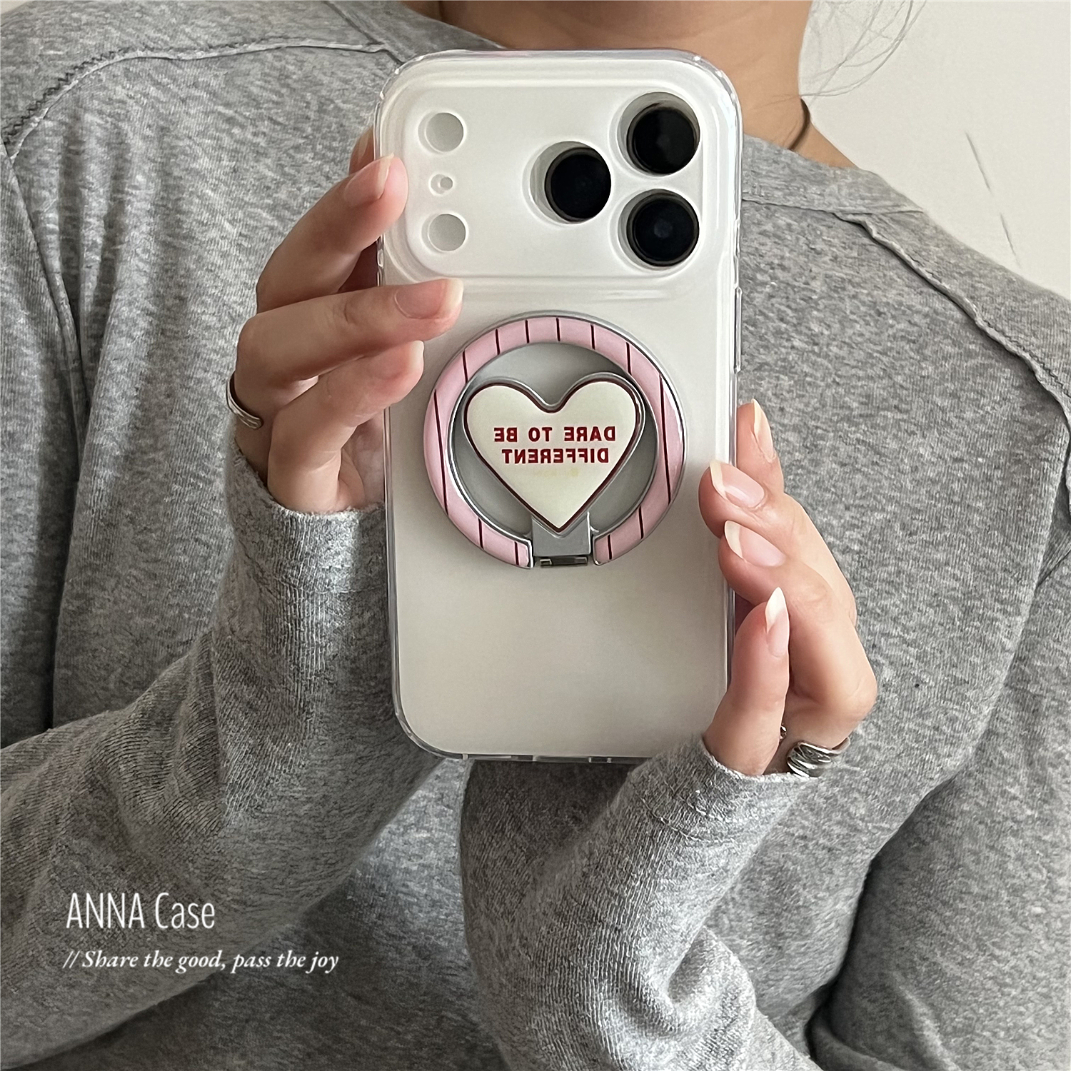 奶白粉英文爱心磁吸支架手机壳