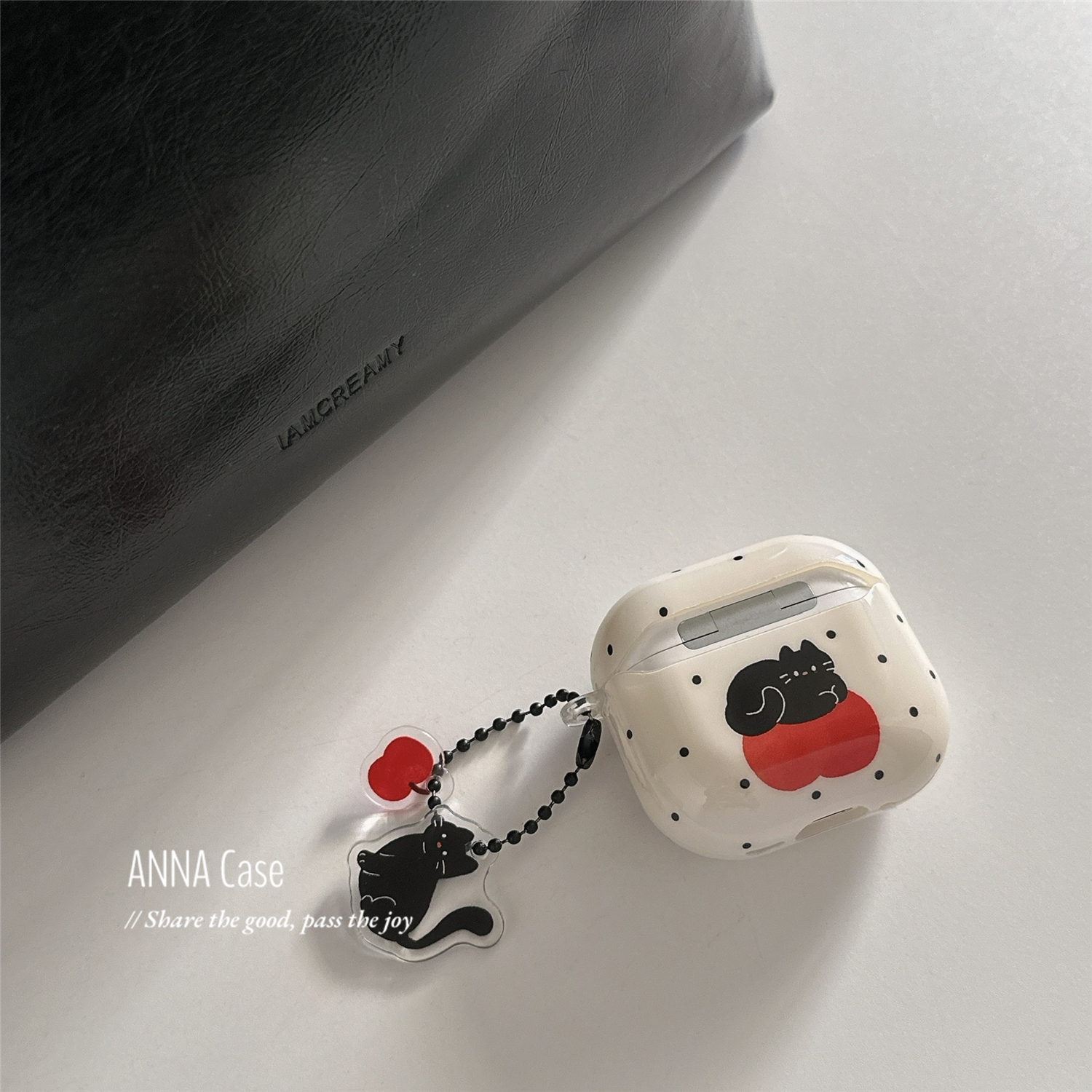 韩系ins少女可爱黑色小猫波点适用于airpodspro2保护套airpods3保护壳aipods4苹果蓝牙耳机套airpods硅胶软壳