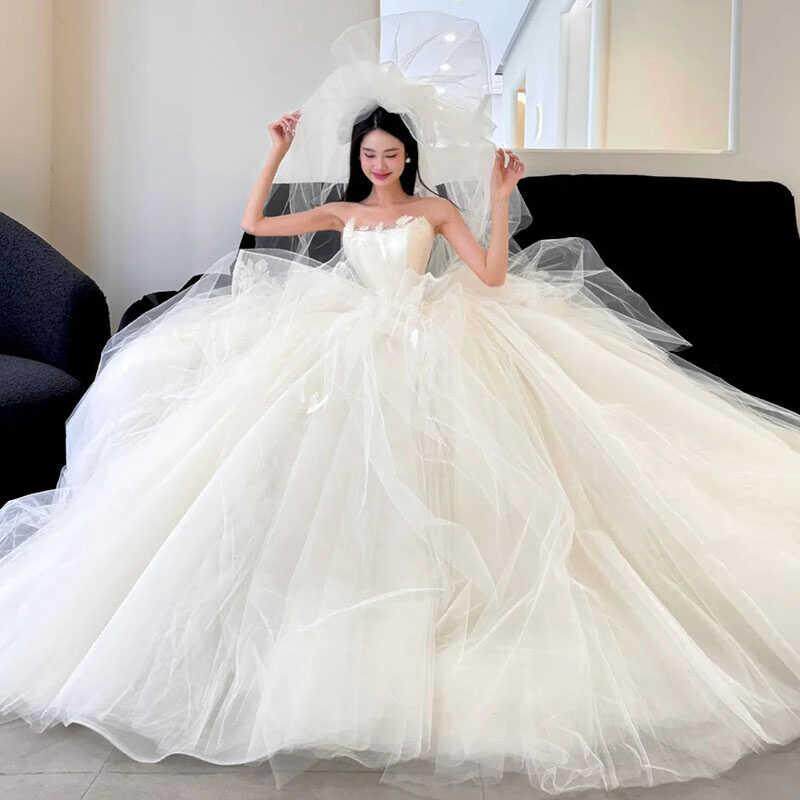 法式轻婚纱高级质感新娘订婚主纱小拖尾结婚出门蓬蓬裙超仙修身