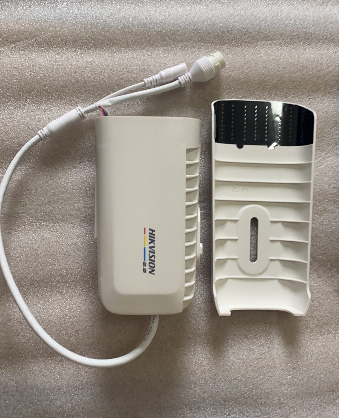 海康威视臻全彩2.0枪击DS-2CD3T47SWDV3监控室外防雨外壳支架配件