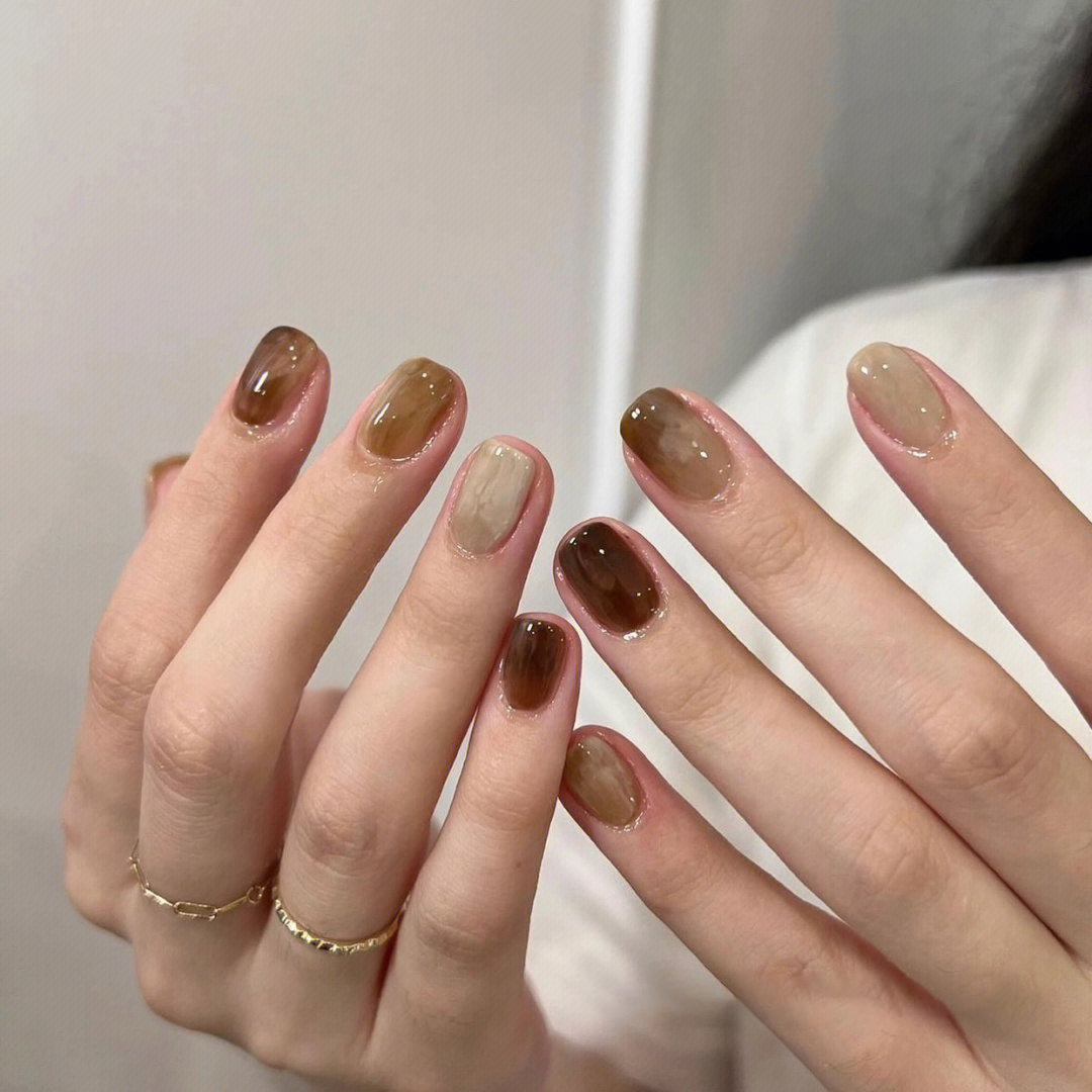 琥珀棕晕染手指甲可穿戴光疗甲片
