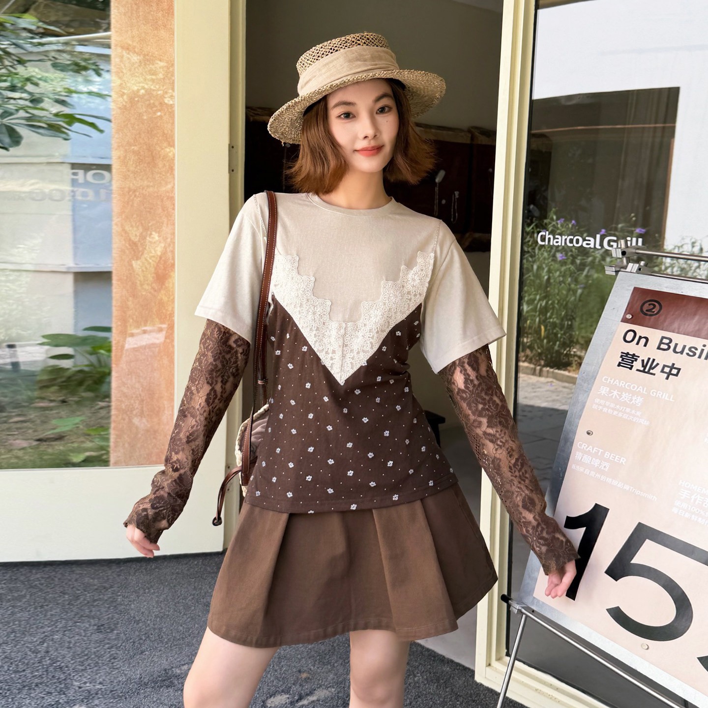 小碎花假两件蕾丝拼接T恤女