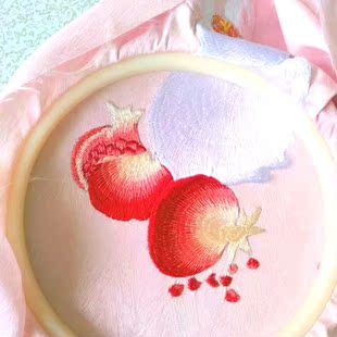 手推绣花来图来料定制汉服方领补服刺绣旗袍服装毕业设计兔子石榴