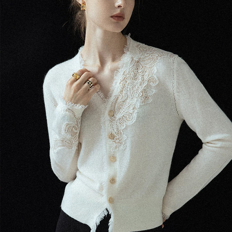 法式优雅蕾丝花边V领金扣修身小香风纯羊毛针织开衫短款毛衣外套,女装/女士精品,毛衣,淘宝优惠券,粉丝福利购,淘宝优惠卷