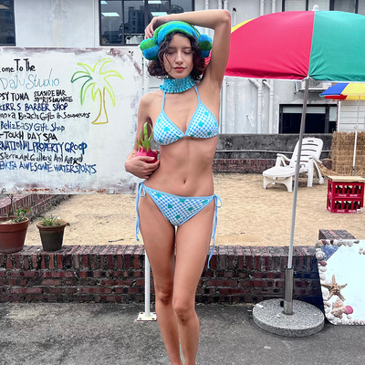 多巴胺蓝色泳衣比基尼套装女