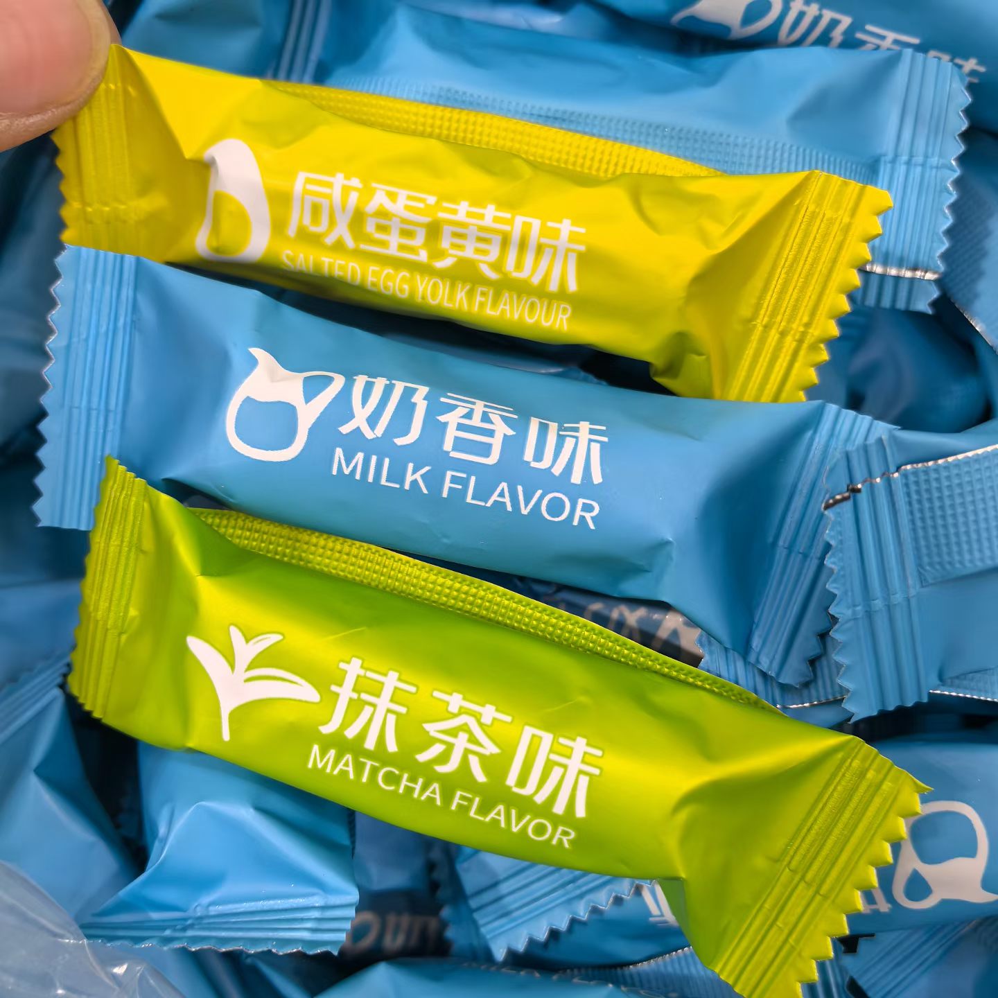 鸡蛋海苔卷咸蛋黄味奶香味抹茶味独立小包开袋即食休闲零食小吃