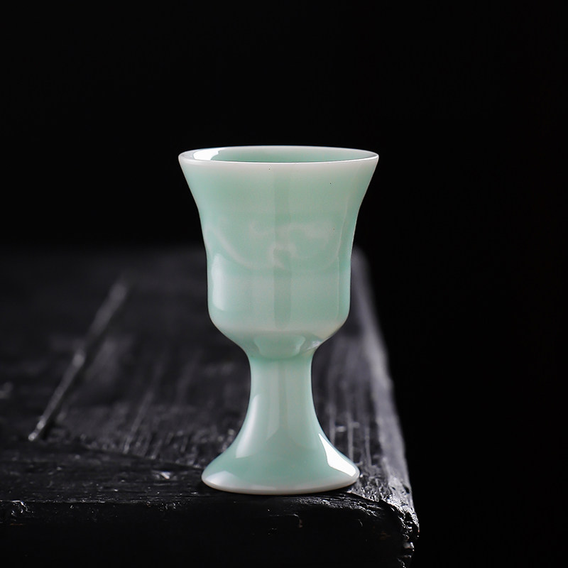 陶瓷小酒杯15毫升白酒杯高脚杯青瓷中式复古烈酒品杯单杯家用酒盅