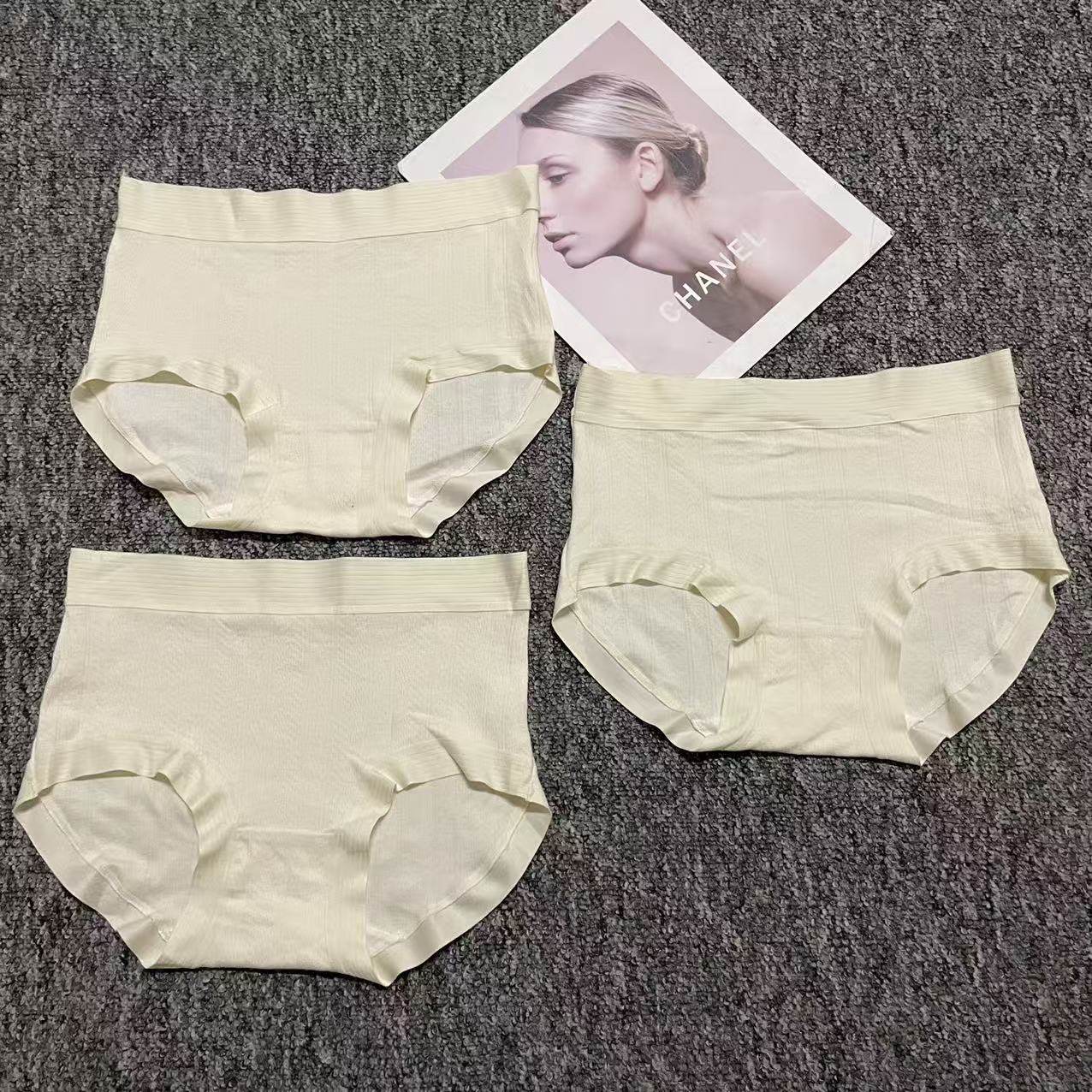 三条内裤女纯棉裆中腰三角裤女无痕透气高弹螺纹云感棉少女三角裤,女士内衣/男士内衣/家居服,女三角裤,淘宝优惠券,粉丝福利购,淘宝优惠卷