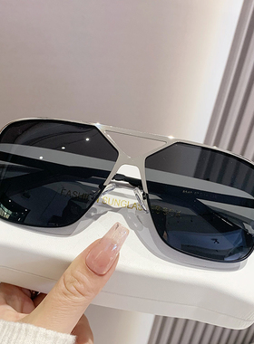 洛维亚防紫外线蛤蟆镜舒适男士