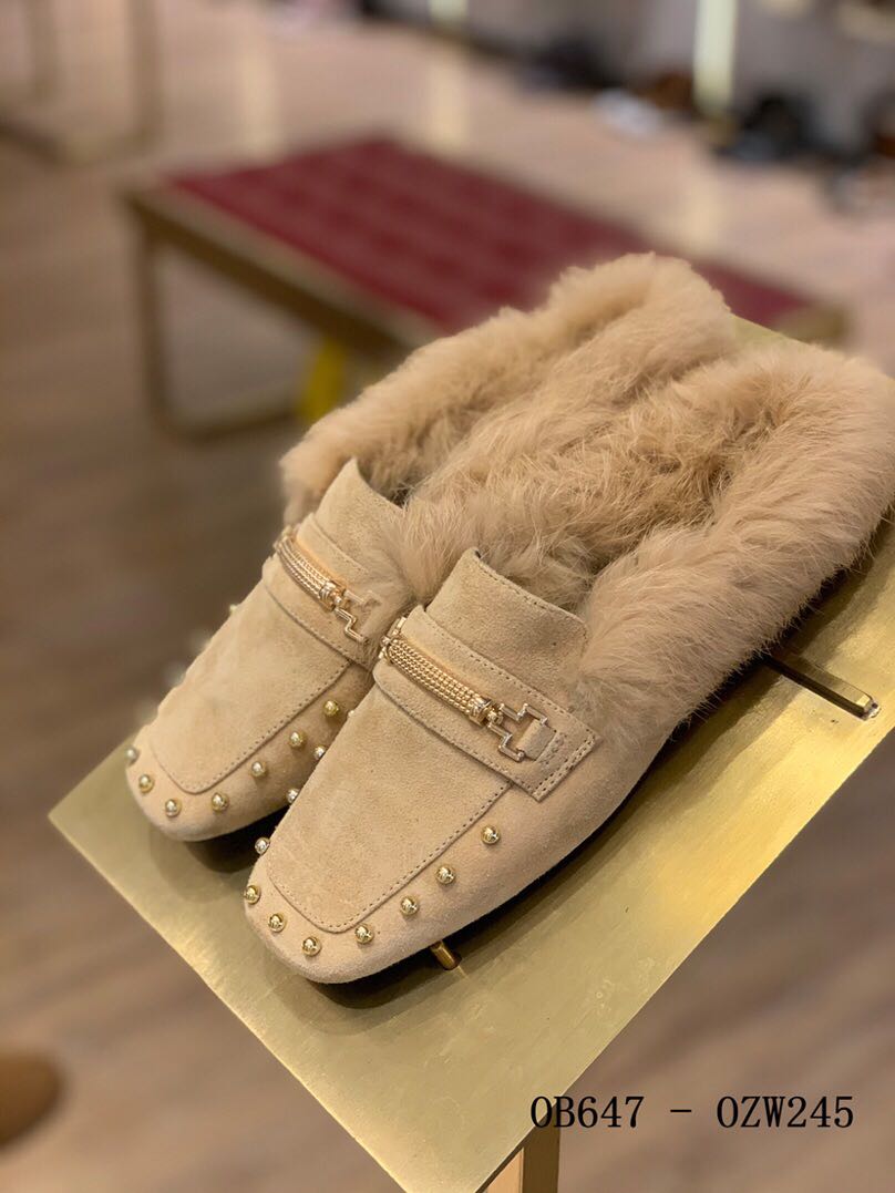 ozwear澳洲铆钉兔毛毛拖鞋