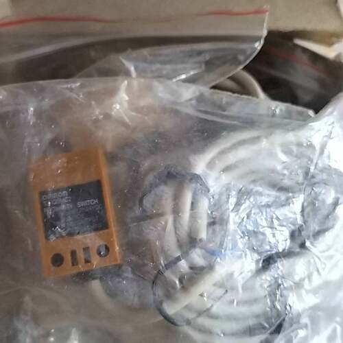 可维修欧姆龙TL-Q5MC2 240V7个100议价