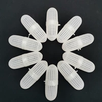 50 очень длинных коробок с дождевыми червями, на которые невозможно наступить