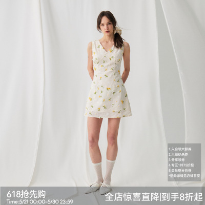 BiLLconchV领收腰小花连衣裙度假