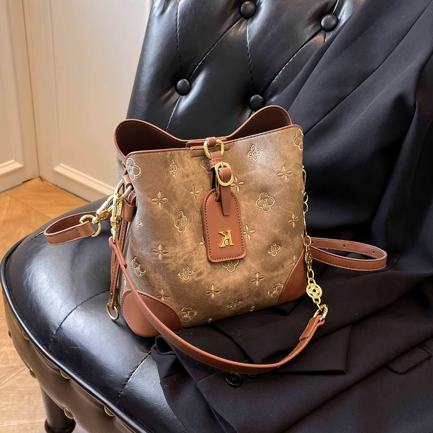 2026春复古印花女包水桶包单肩斜挎手提包通勤百搭小众高级质感