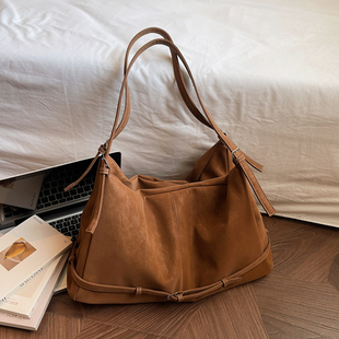 日韩风麂皮水桶包女2025新款大容量手提包复古单肩包大包托特包