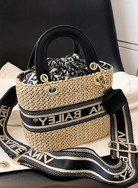 D家编织包草编包包女2025新款ins百搭藤编戴妃包沙滩单肩斜挎小包