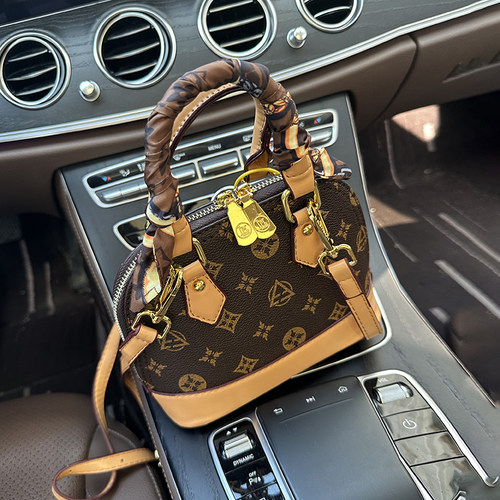 超火贝壳女包左杏新款高级感