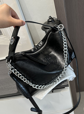 左杏高级感大容量包包女包2025新款黑色通勤质感斜挎包链条饺子包