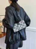 左杏 Сумка подмышку, сумка через плечо, цепь, сумка на одно плечо, премиум класс, французский стиль