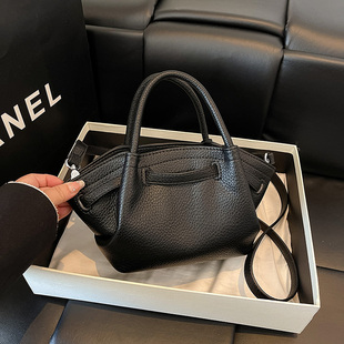 轻奢极简风手提包女黑色小众设计百搭斜挎包高级感水桶包菜篮子包