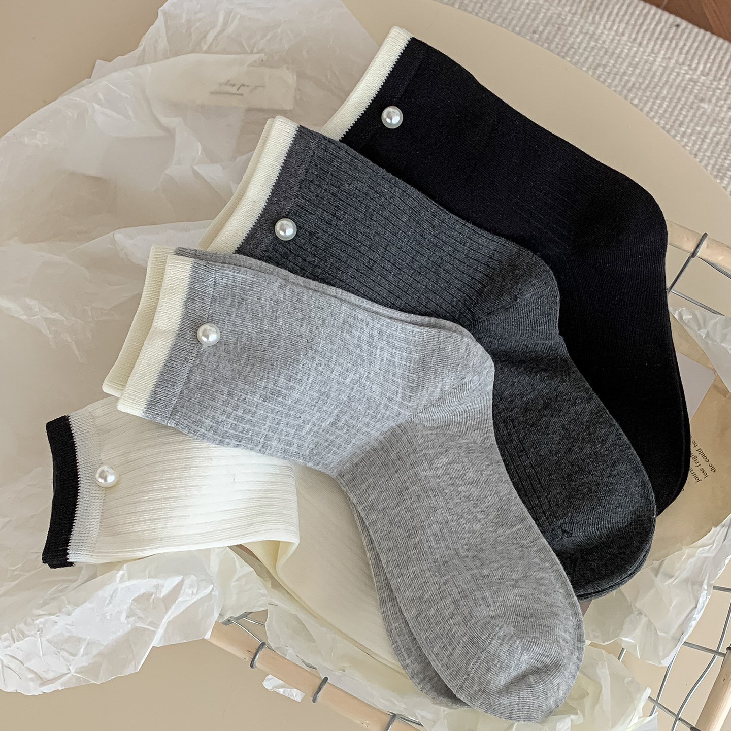 【4双装】日系搭配鞋带纯色简约抽条珍珠饰品女中筒wa~