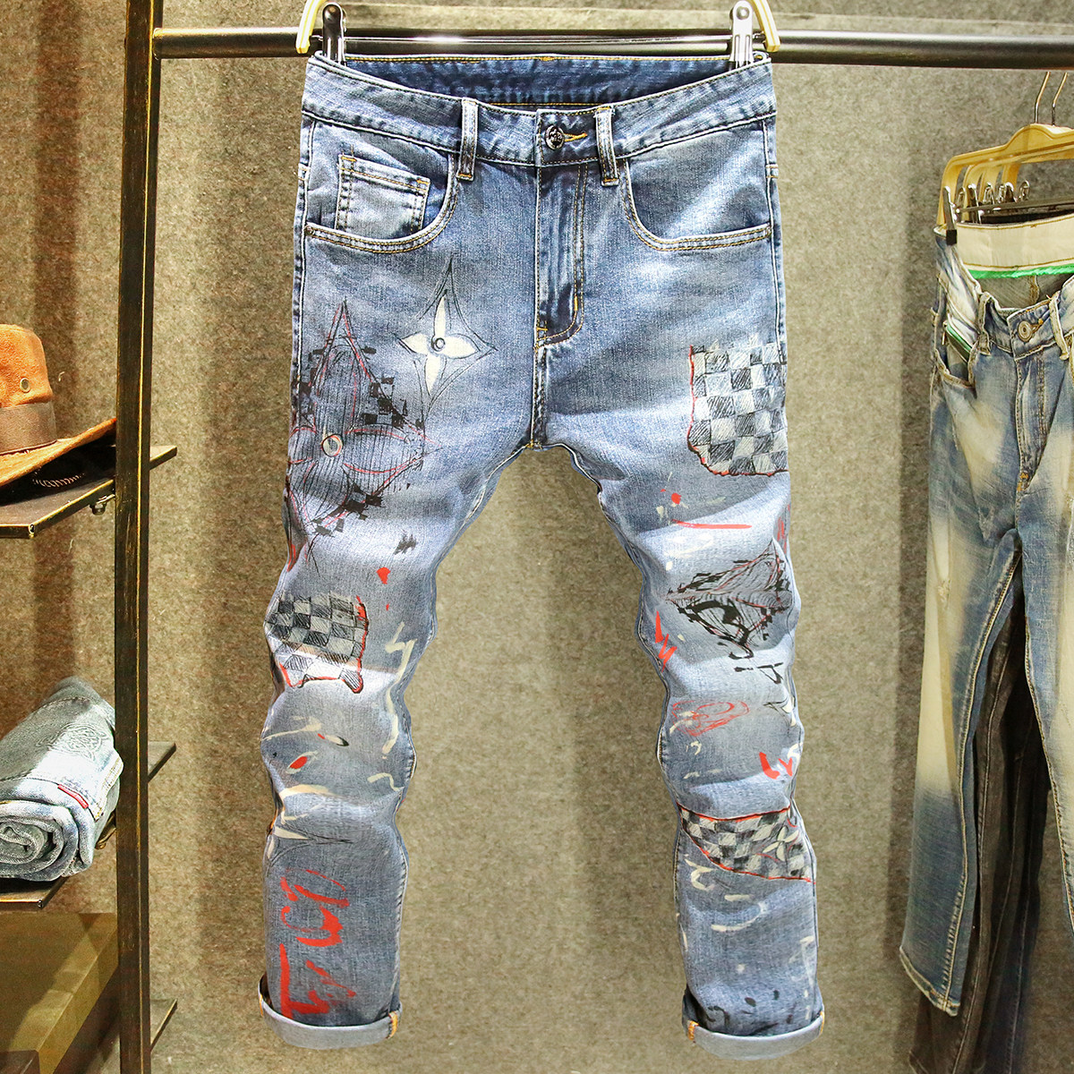 个性印花牛仔裤男夏薄款修身小脚裤潮牌痞帅高端烫印弹力裤子男款