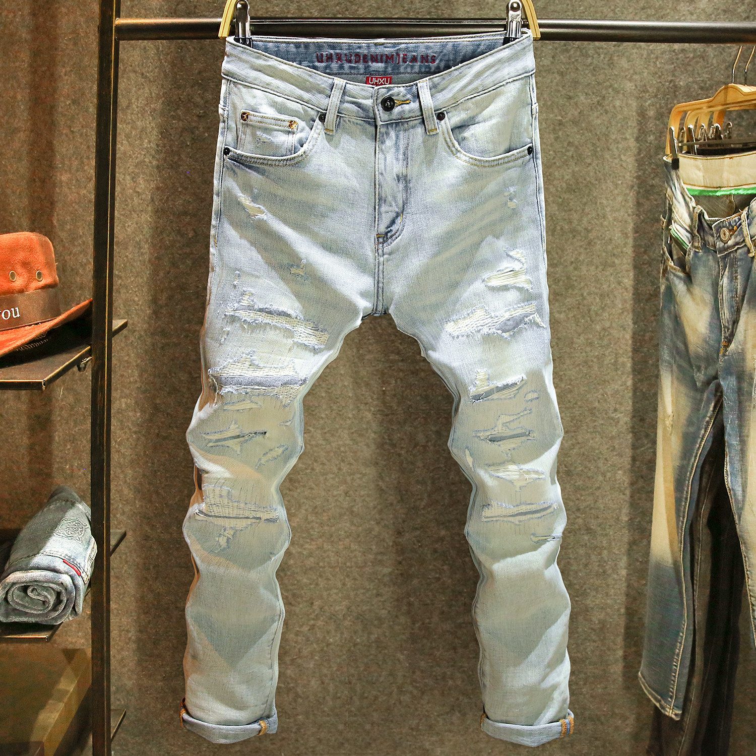 浅色修身小脚牛仔裤男士秋冬款潮牌破洞休闲裤子高街痞帅刮烂长裤