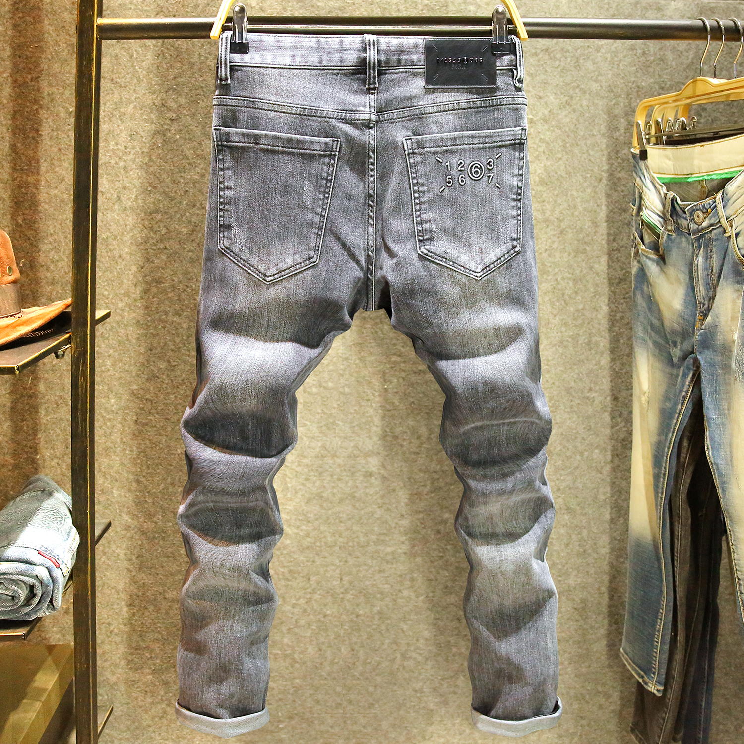 后袋数字印花潮流百搭牛仔裤男款