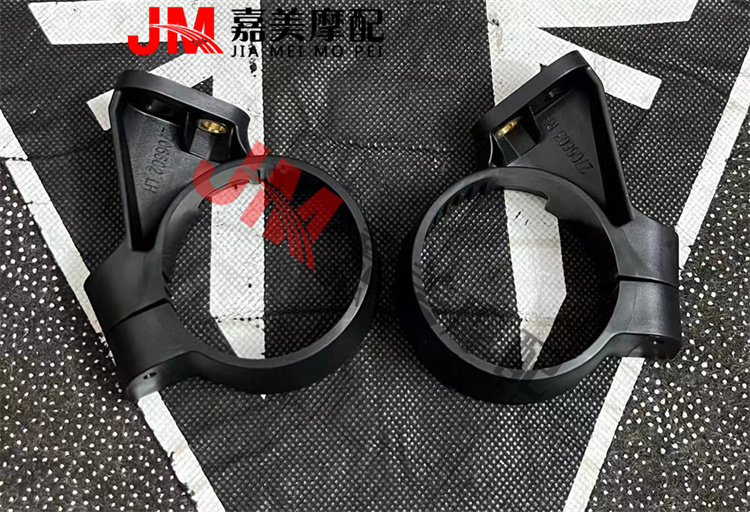 凯旋三叉戟660 765 老虎850 900 1050 1200 火箭3R前后转向灯支架