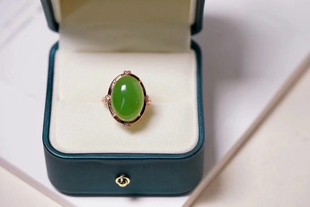 和田玉碧玉乌兰海苹果绿戒指18k金镶嵌