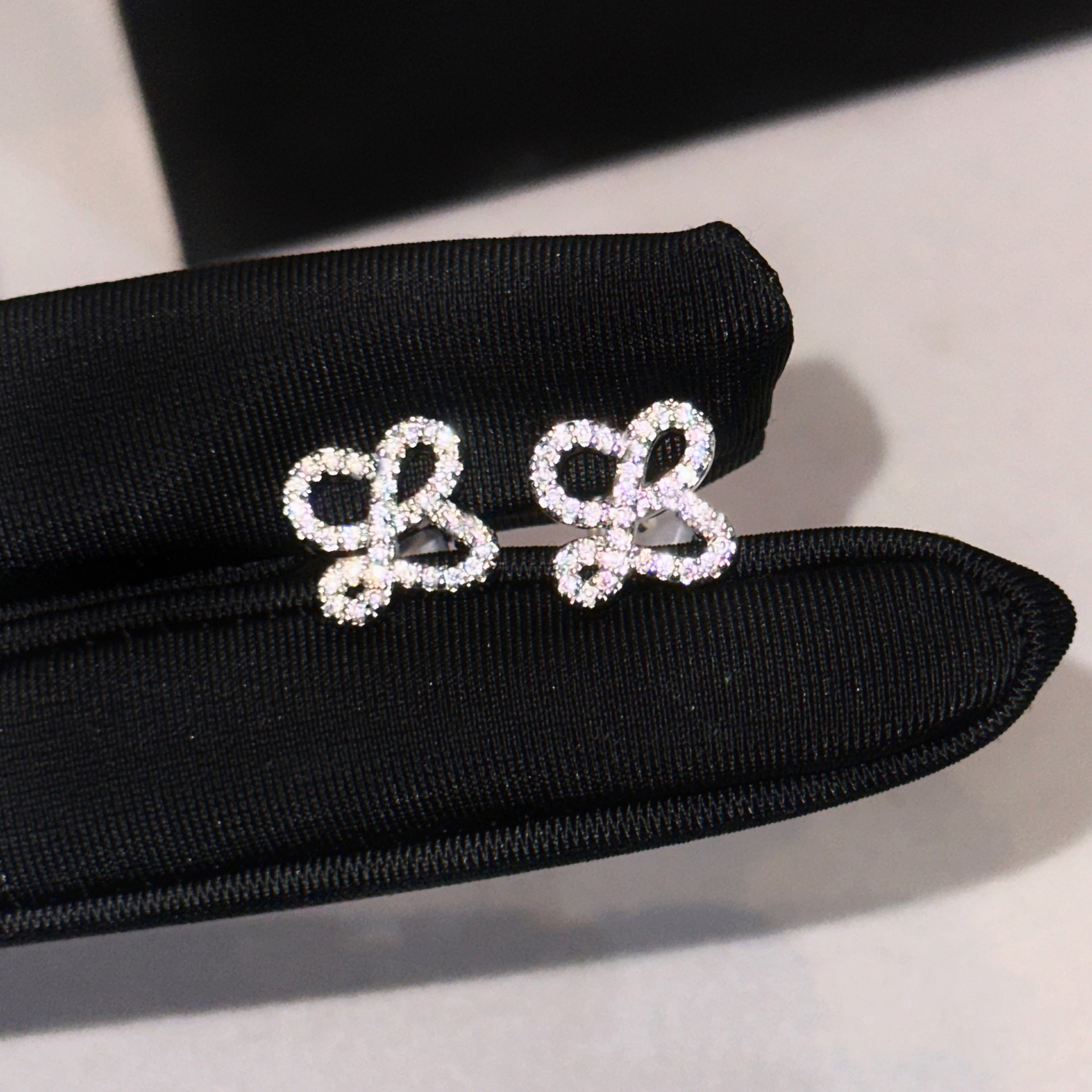 罗家满钻耳钉女2024新款爆款小众设计高级感耳环轻奢气质独特耳饰