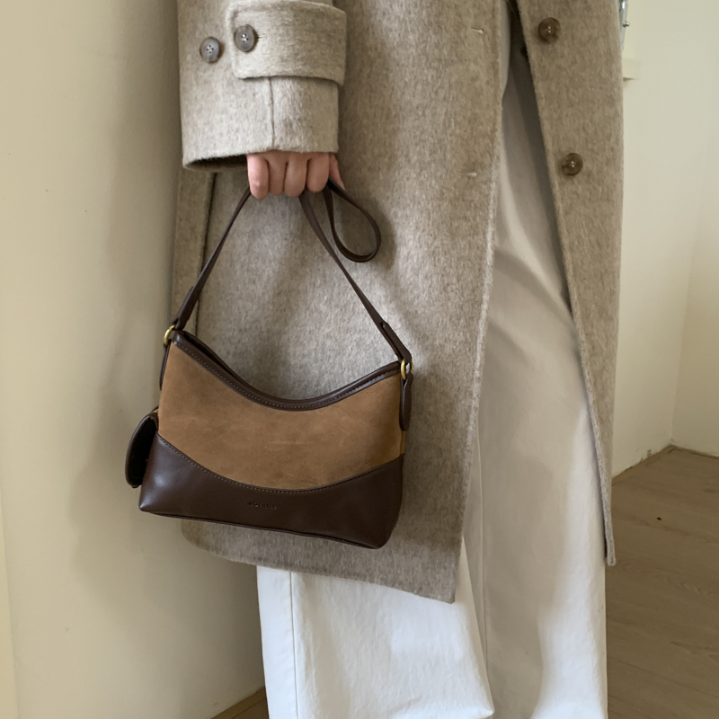 复古撞色包包女秋冬季2025新款小众设计磨砂拼接单肩斜挎包饺子包