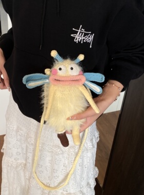 秋冬稀奇古怪抽象毛线针织包包女2025新款迷你斜挎粉色毛绒手机包