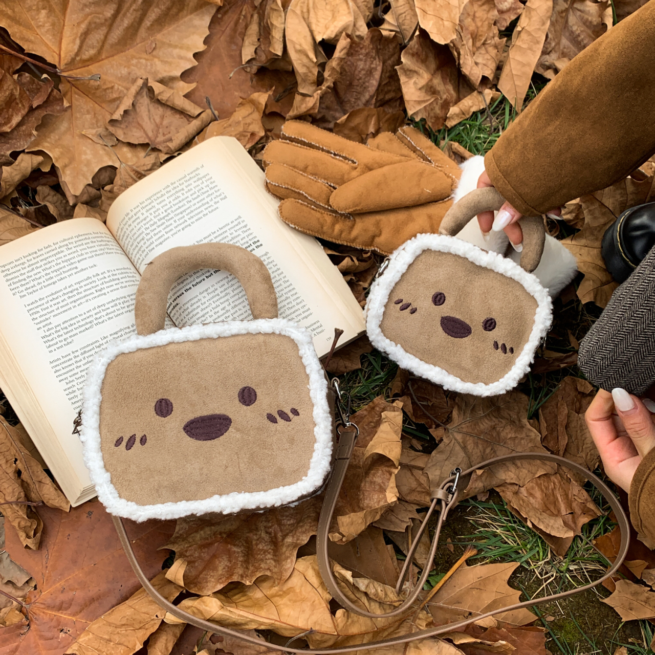 包包秋冬2025新款可爱卡通毛绒手提小方包女百搭斜挎零钱包口红包