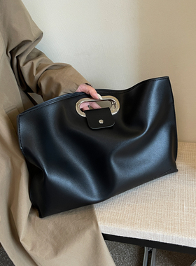 法式复古软皮公文包包女2026新款大容量通勤手提包文件夹电脑包男