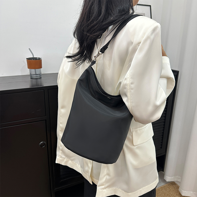 时尚高级感百搭女包新款小众洋气