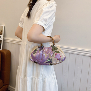 新中式国风重工竹节手提包女2026新款刺绣花朵亮片竹叶竹节手婉包