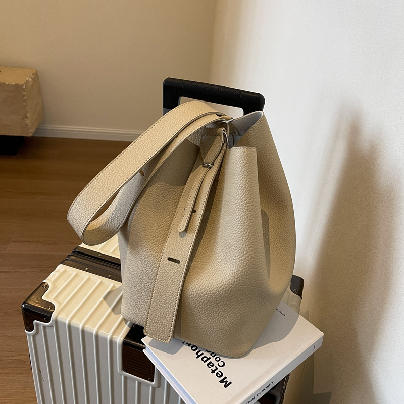 新款秋冬单肩洋气法国复古包包