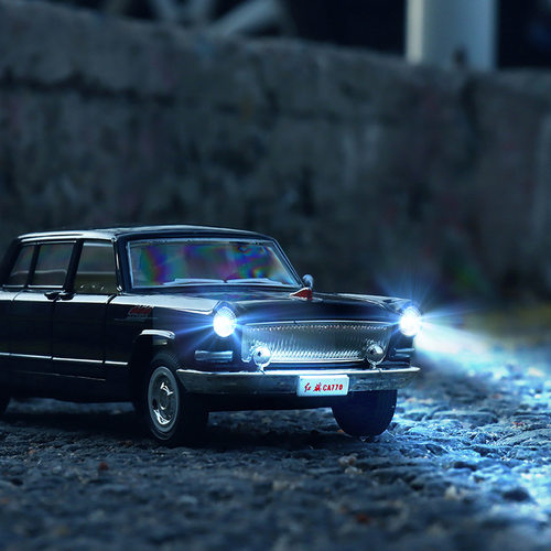 马珂垯1：32红旗CA770合金汽车模型复古老爷车声光回力玩具热销