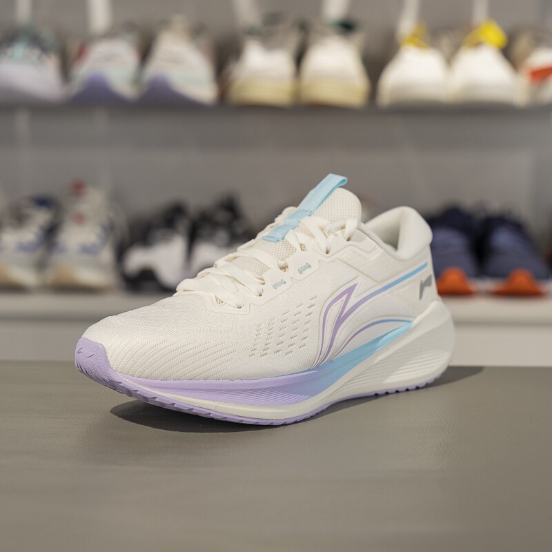 李宁跑鞋女子2023新款吾适lite V2舒适软弹反光休闲慢跑鞋ARST054