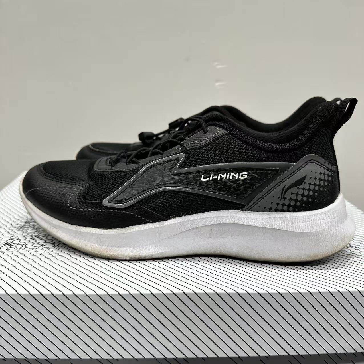 （瑕疵门店样鞋）李宁跑鞋男女大童运动羚越防滑运动鞋YKCV224