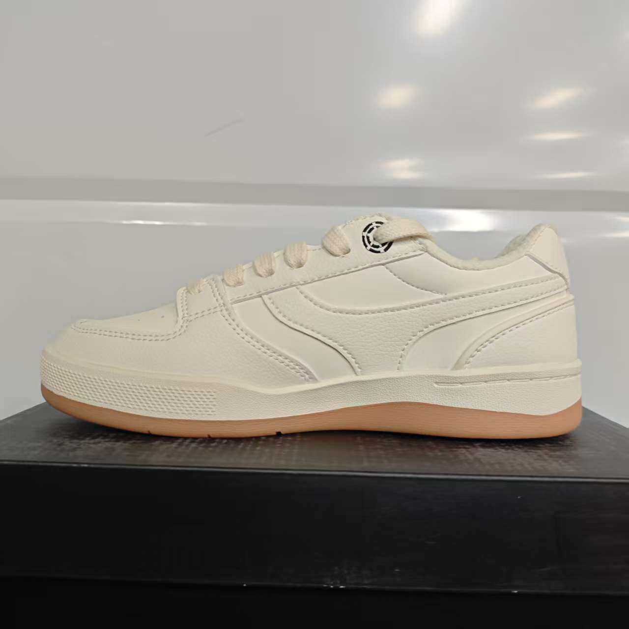 （瑕疵门店样鞋）李宁时尚系列征荣 92S女子滑板鞋休闲鞋AEPU038