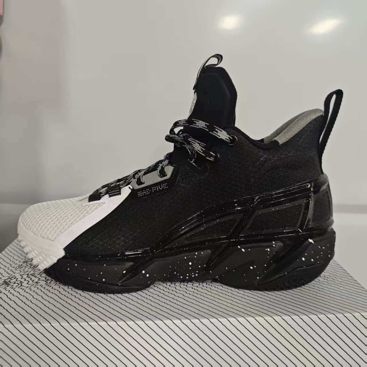 （瑕疵门店样鞋）李宁反伍4䨻科技中帮实战篮球鞋男ABFU015