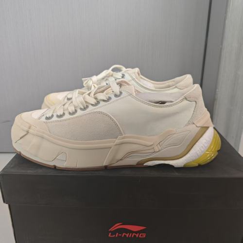 中国李宁运动女子休闲鞋