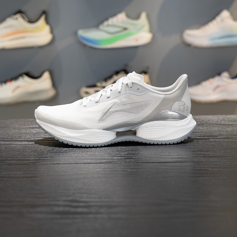李宁超轻23跑步鞋2026春季新款男子䨻丝减震透气运动鞋ARBW017