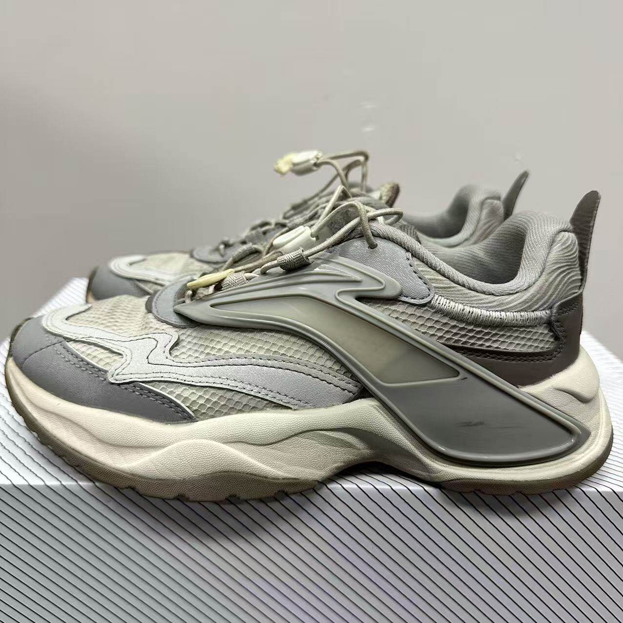 （瑕疵门店样鞋）李宁男大童休闲运动鞋减震跑步鞋YKCU188