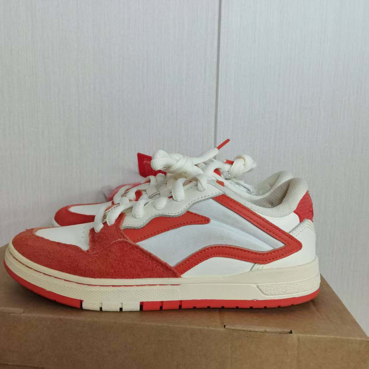 （瑕疵门店样鞋）李宁惟吾 PROS女子耐磨经典休闲板鞋AEPU018