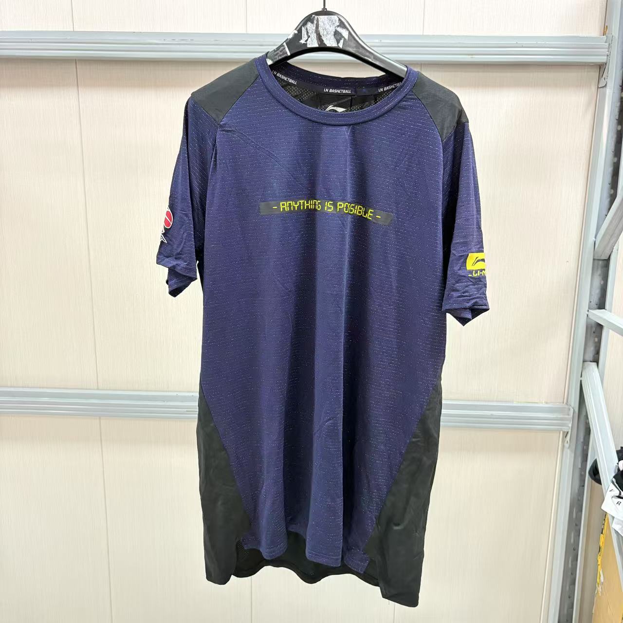 《购买前看详情B品》李宁男子夏季短袖透气抗皱正肩运动T恤ATSN39