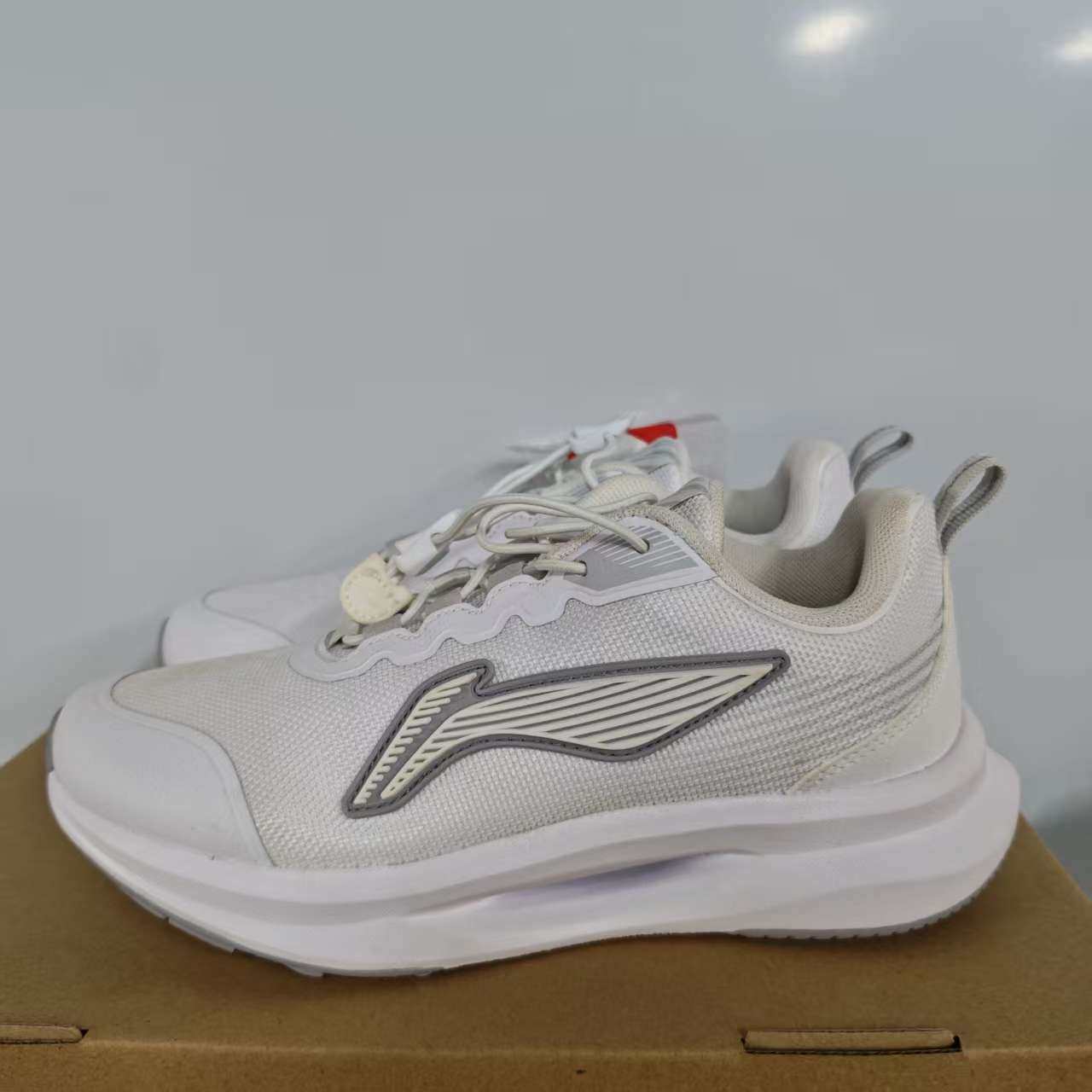 （瑕疵门店样鞋）李宁惟吾冬流百搭透气女经典款中帮运动鞋AGCR23,运动鞋new,板鞋,淘宝优惠券,粉丝福利购,淘宝优惠卷