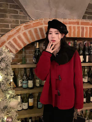 红与黑圣诞娃娃领短大衣